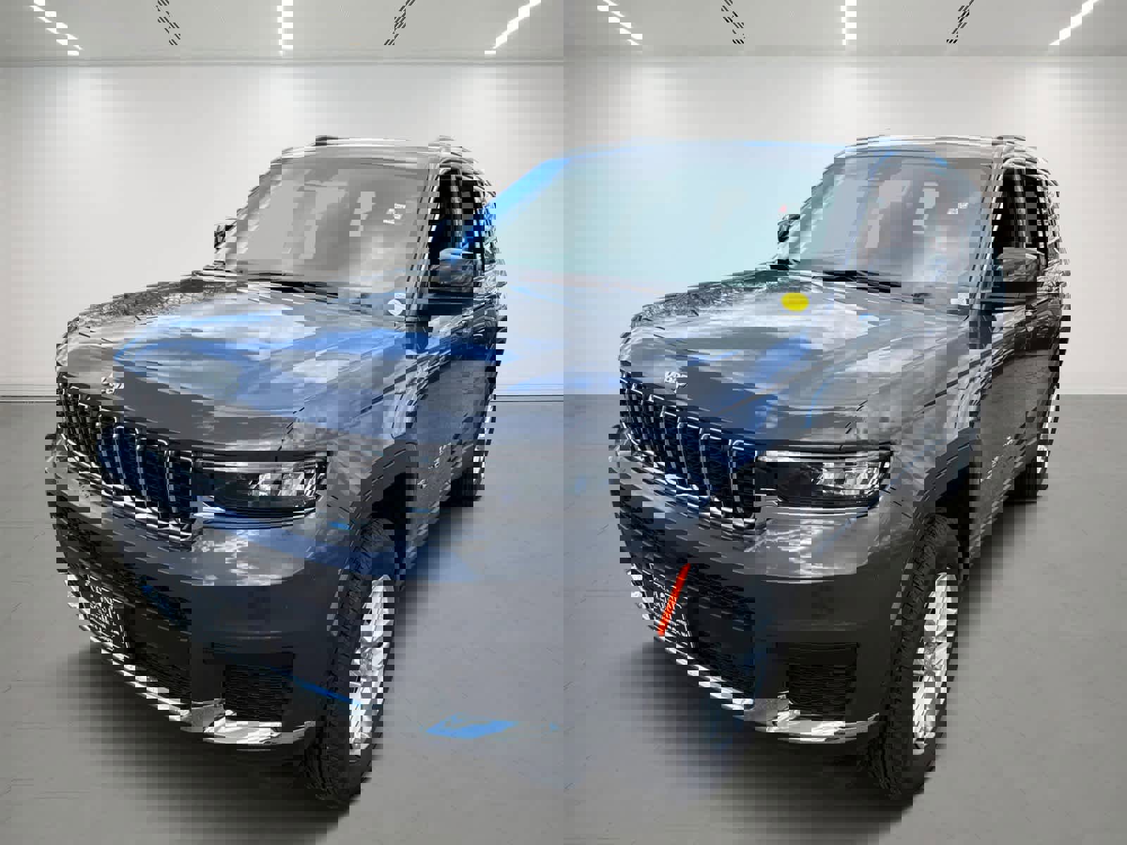 Used 2025 Jeep Grand Cherokee L Laredo w/ Luxury Tech Group I AWD/4WD video 2