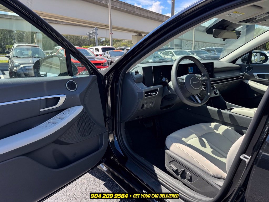 Used 2025 Hyundai Sonata SEL FWD image 22