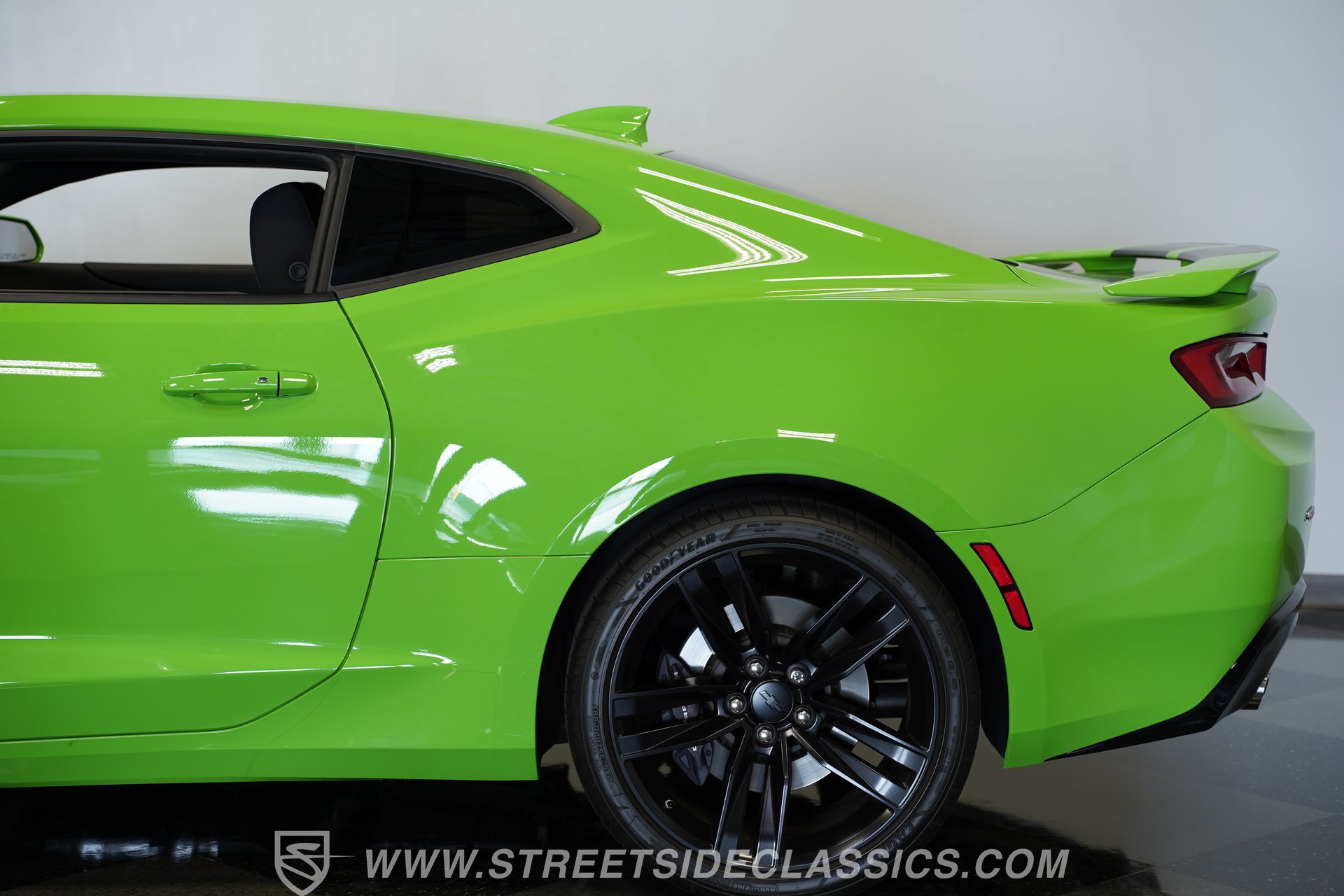 Used 2017 Chevrolet Camaro SS RWD image 25