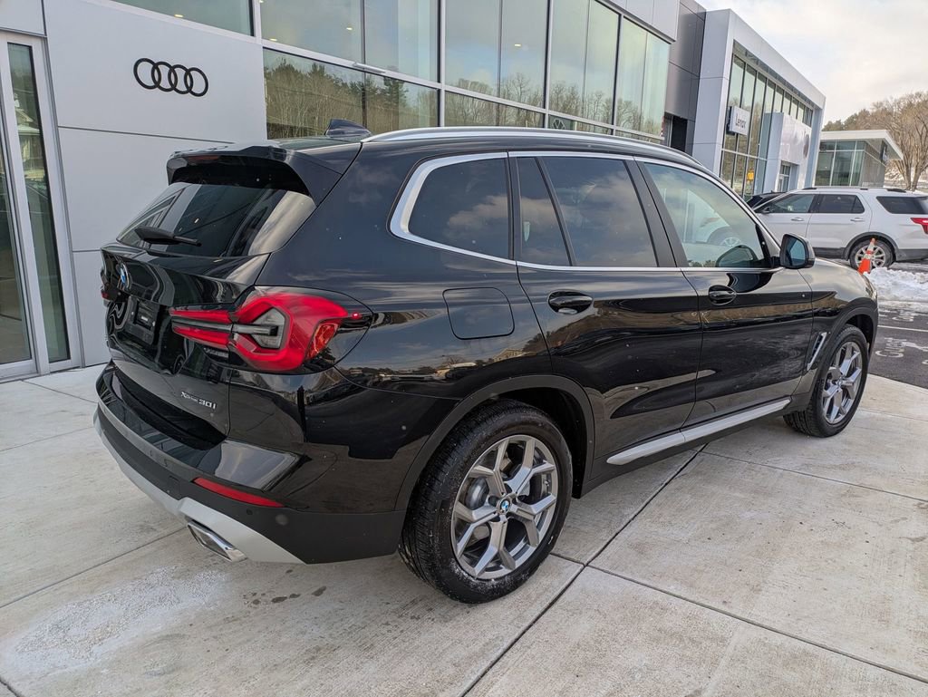 Used 2023 BMW X3 xDrive30i w/ Premium Package image 3