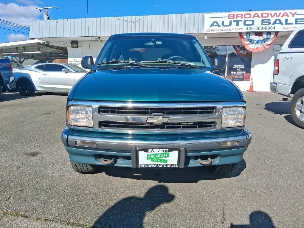 Used 1996 Chevrolet Blazer 4WD 4-Door image 3