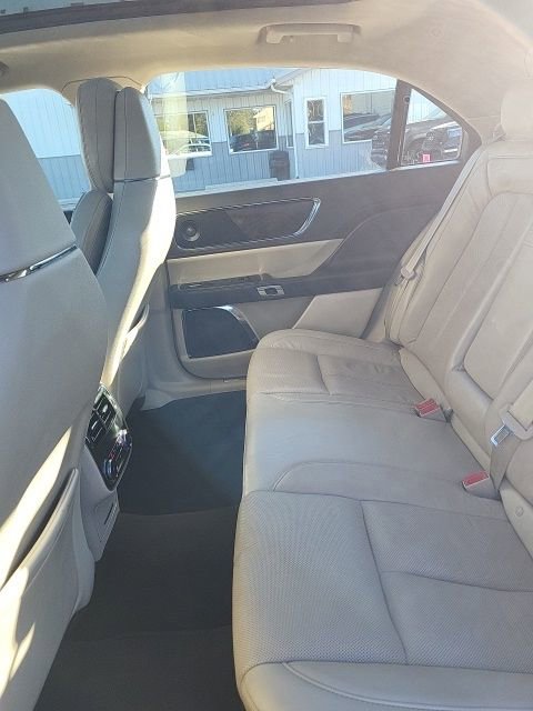 Used 2018 Lincoln Continental Reserve AWD/4WD image 17