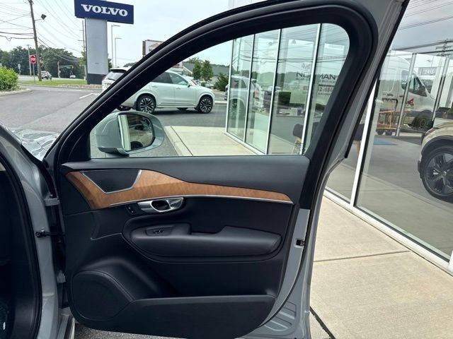 Certified 2025 Volvo XC90 B6 Plus w/ Protection Package Premier AWD/4WD image 14