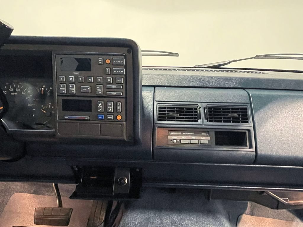Used 1992 Chevrolet Silverado 1500 2WD Regular Cab image 46