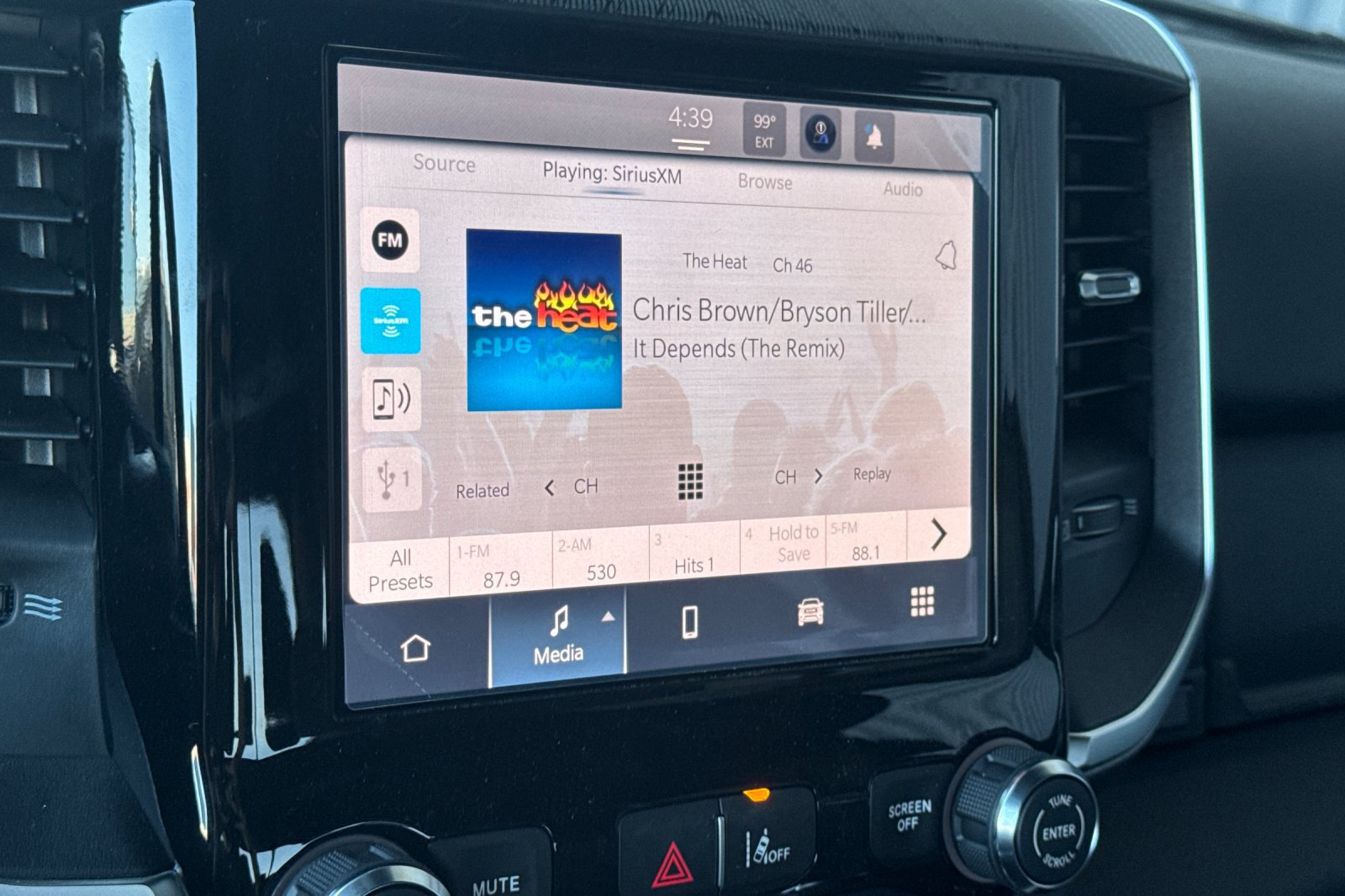 New 2027 RAM 1500 4x4 Crew Cab image 16