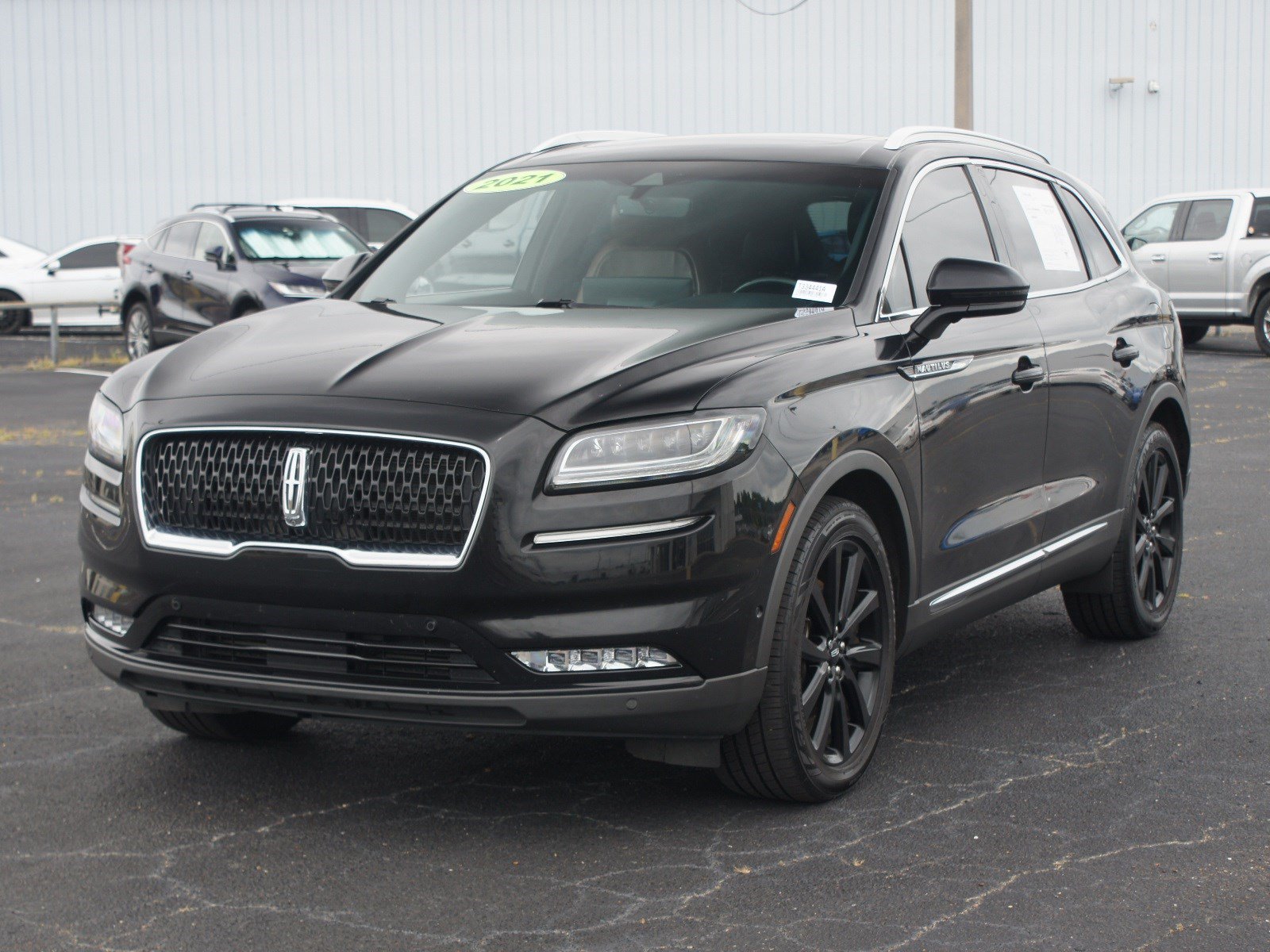 Used 2021 Lincoln Nautilus Reserve w/ Equipment Group 202A AWD/4WD image 2