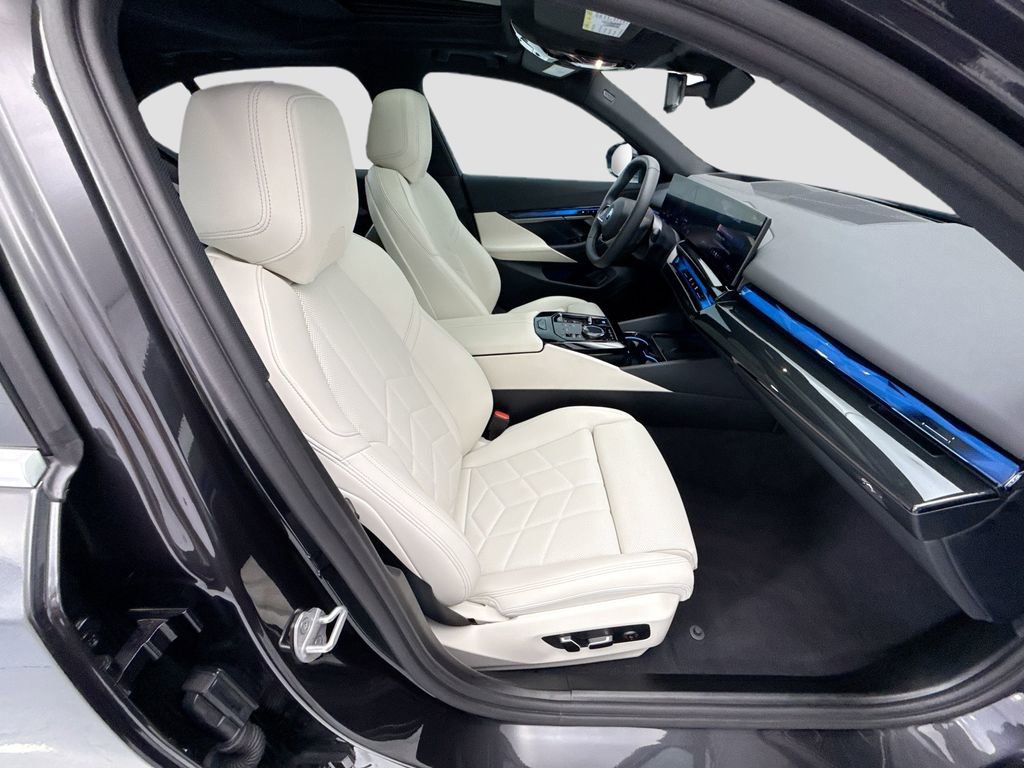 Certified 2026 BMW i5 eDrive40 w/ Premium Package RWD image 19