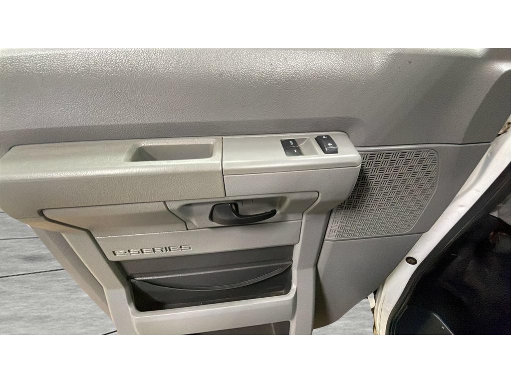 Used 2011 Ford E-250 and Econoline 250 w/ Commercial Cargo Van Pkg RWD image 10