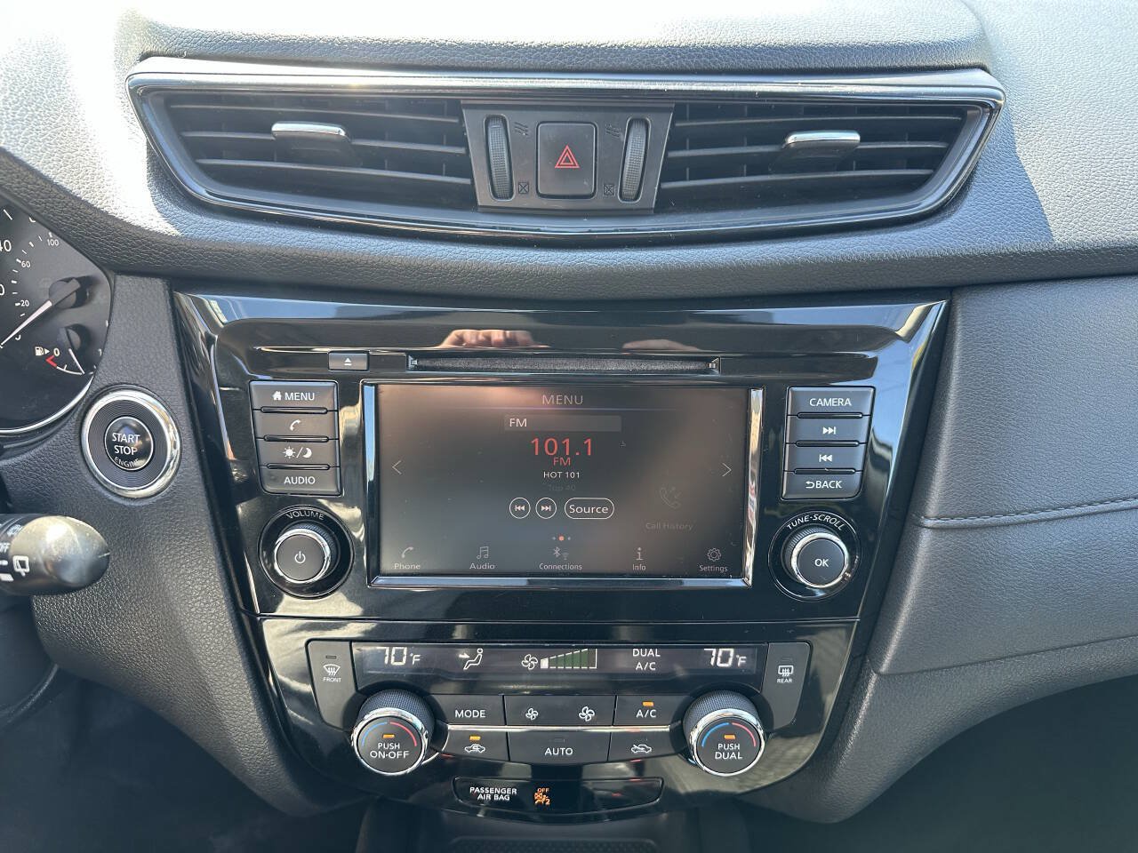 Used 2019 Nissan Rogue SV FWD image 14
