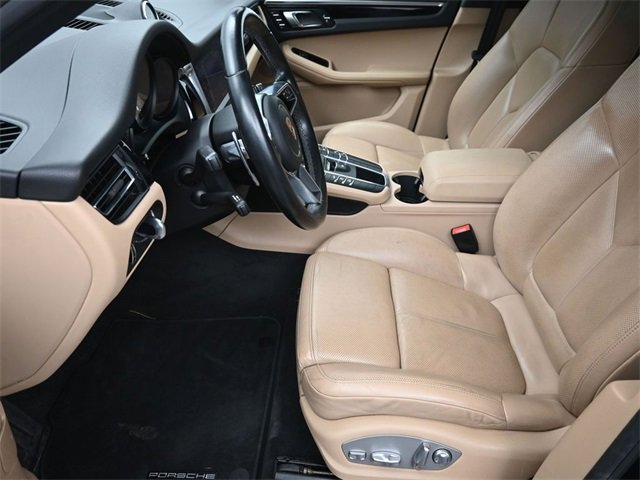 Used 2019 Porsche Macan Base image 17