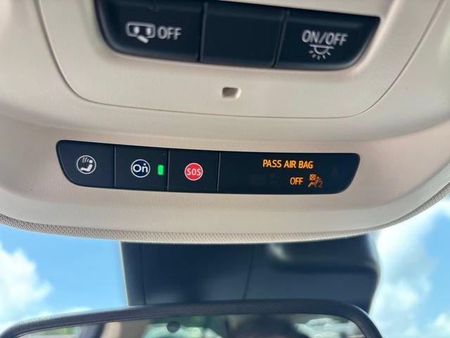 Used 2021 Buick Envision Essence AWD/4WD image 29