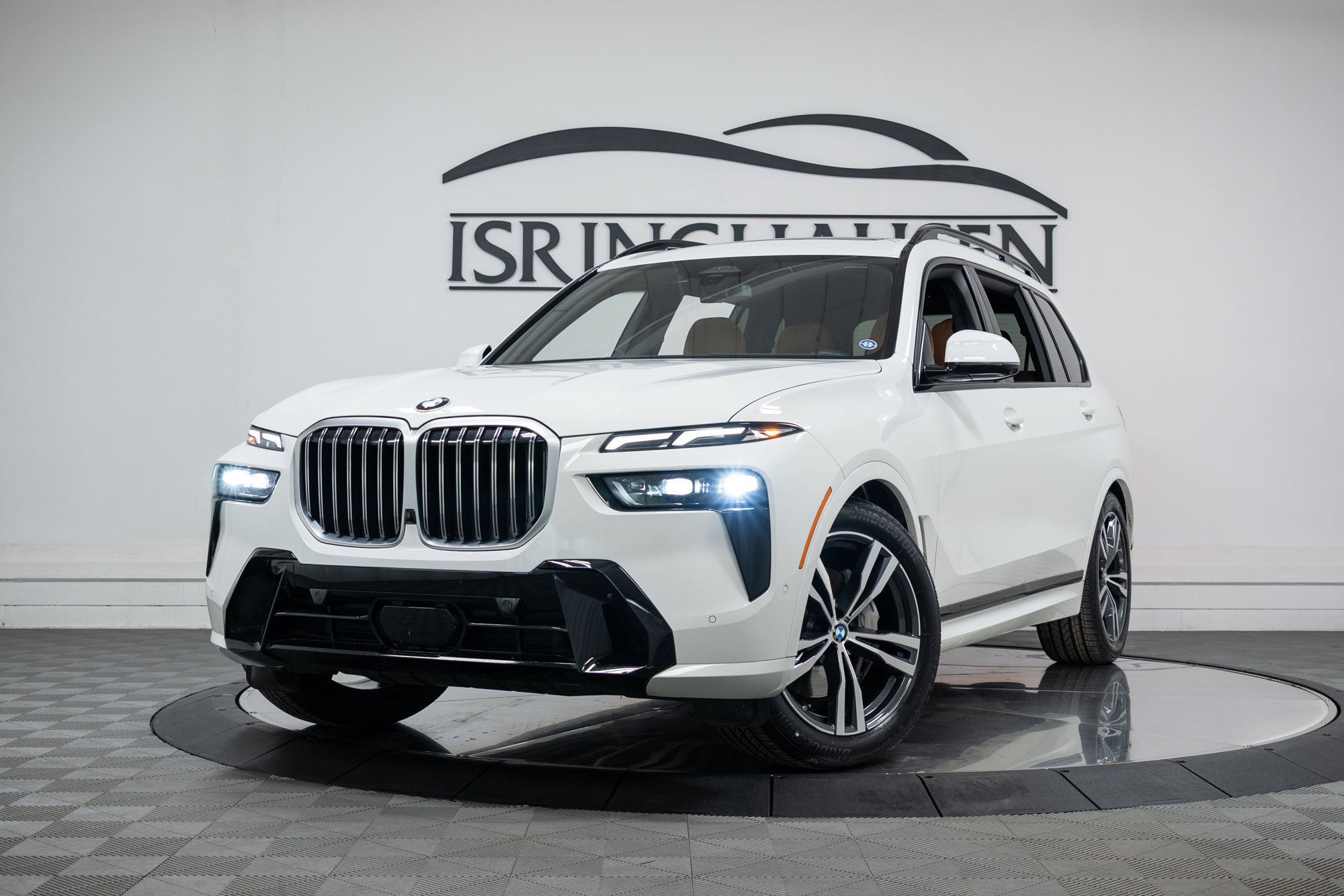 Certified 2024 BMW X7 xDrive40i w/ M Sport Package image 27