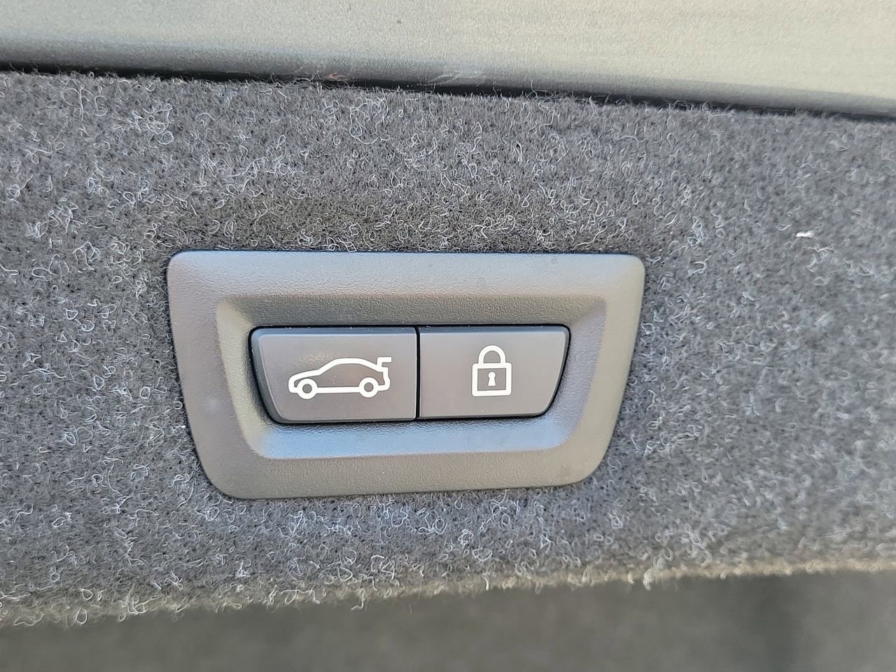 Used 2019 BMW 540i w/ Executive Package image 9