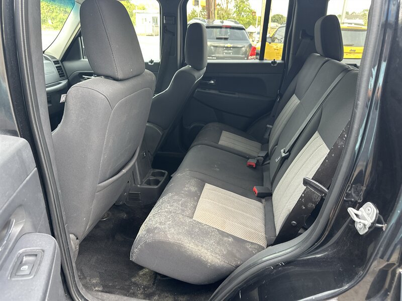 Used 2009 Jeep Liberty Sport w/ Popular Equipment Group AWD/4WD image 8