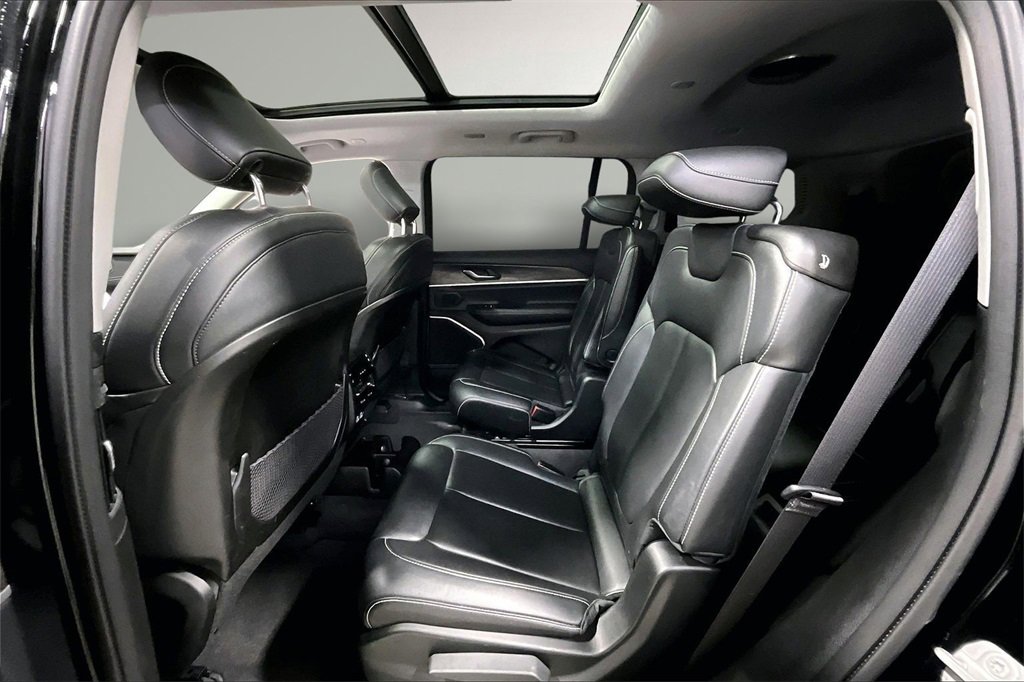 Used 2022 Jeep Grand Cherokee L Limited image 23