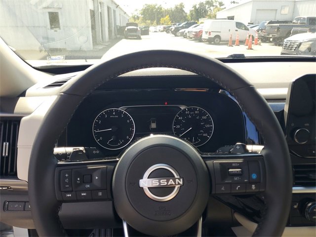 New 2025 Nissan Pathfinder SL image 13