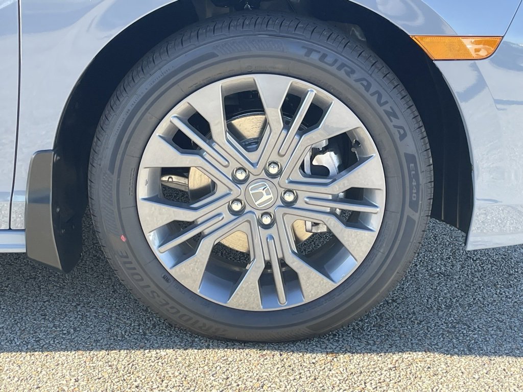 New 2026 Honda Odyssey Touring image 9