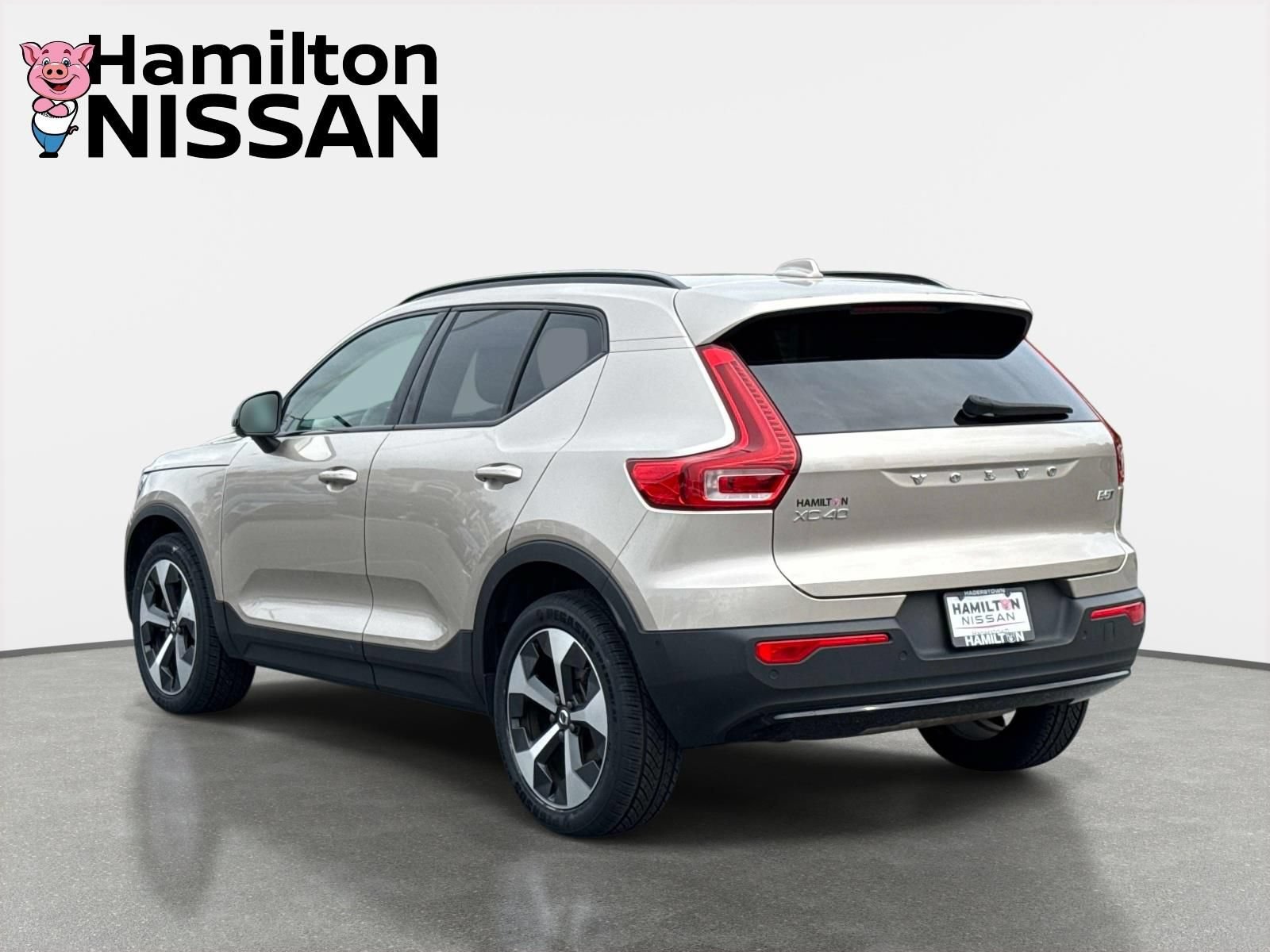 Used 2024 Volvo XC40 B5 Plus w/ Protection Package Premier AWD/4WD image 4