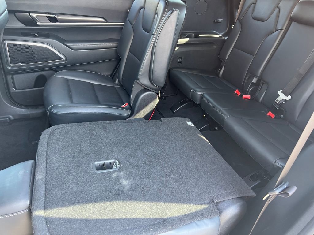 Used 2025 Kia Telluride S image 17