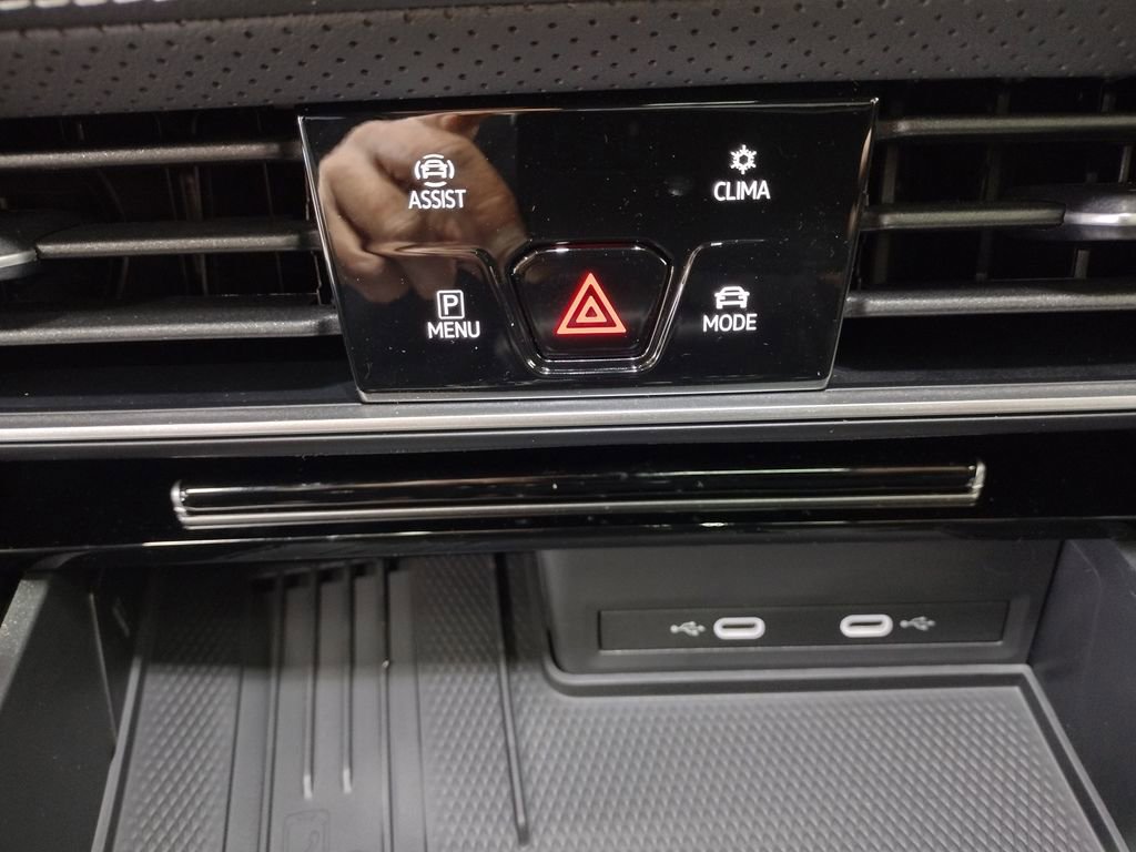 New 2026 Volkswagen Atlas Peak Edition AWD/4WD image 36