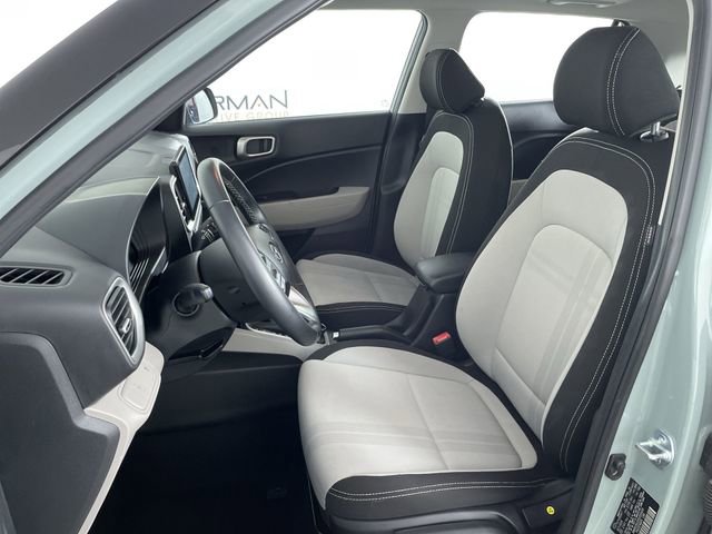 Used 2025 Hyundai Venue SEL FWD image 18