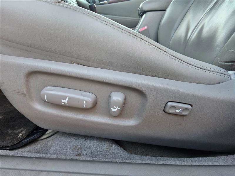 Used 2004 Lexus ES 330 image 17