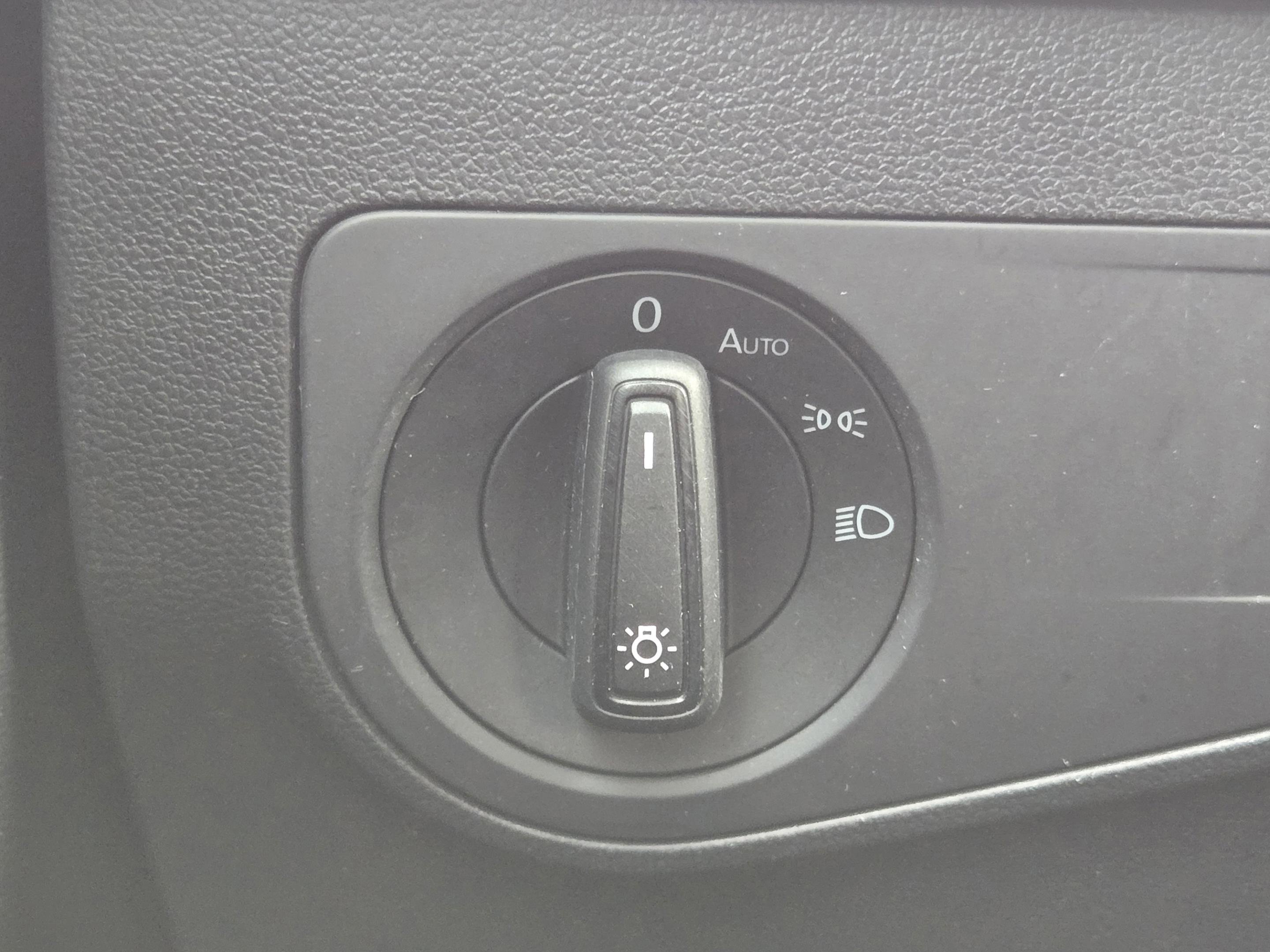 Used 2021 Volkswagen Tiguan S FWD image 19