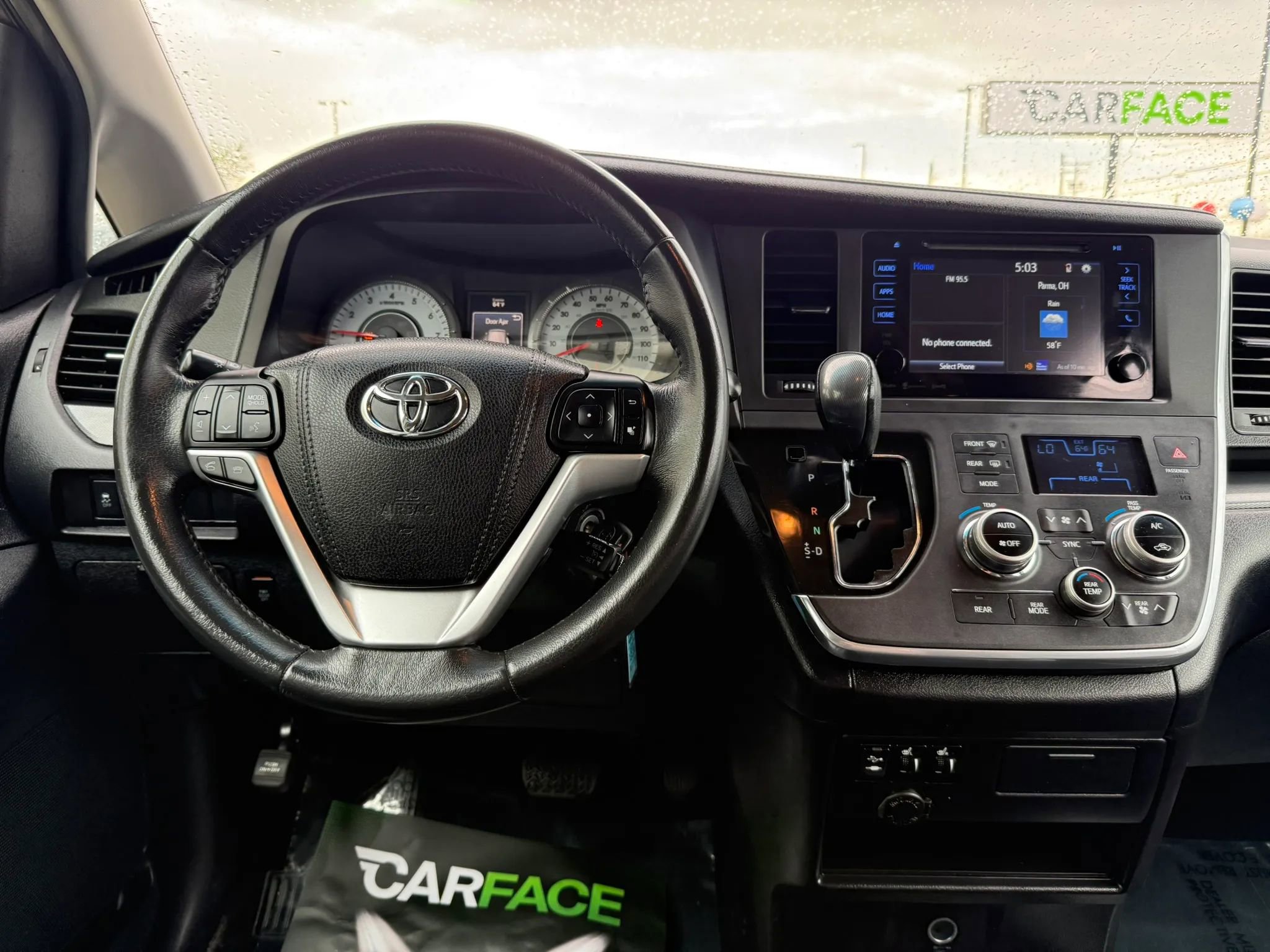 Used 2017 Toyota Sienna SE FWD image 32