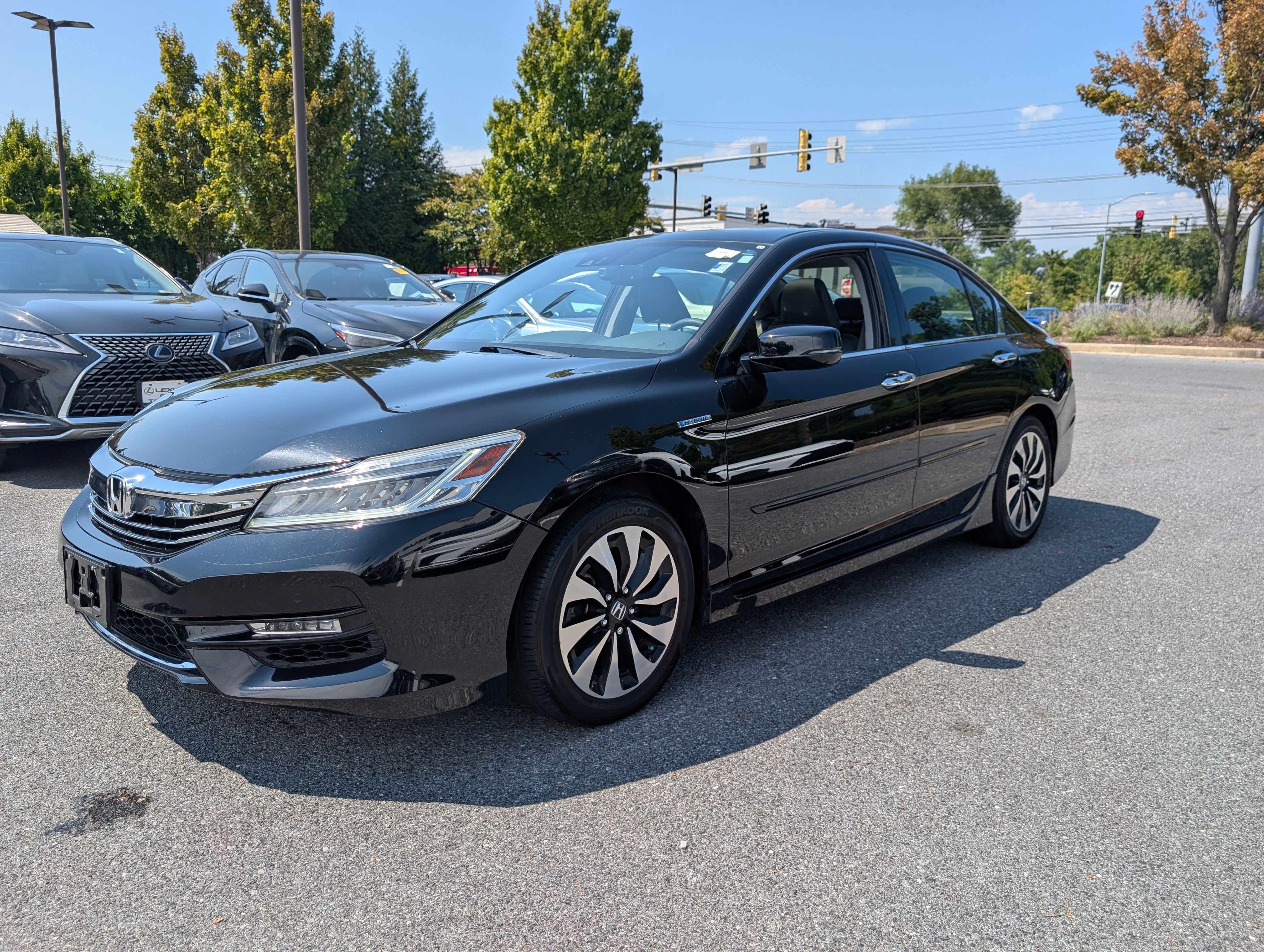 Used 2017 Honda Accord Touring image 7