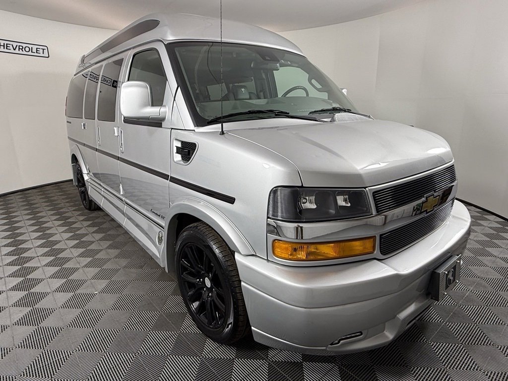 Used 2021 Chevrolet Express 2500 LS w/ Enhanced Convenience Package image 8