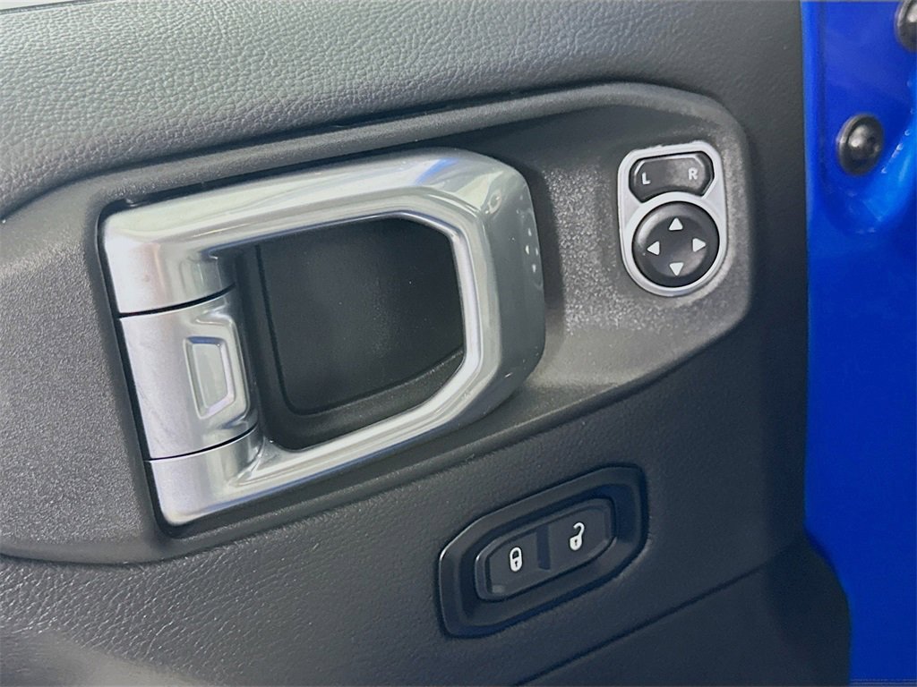 Used 2023 Jeep Gladiator Overland image 19