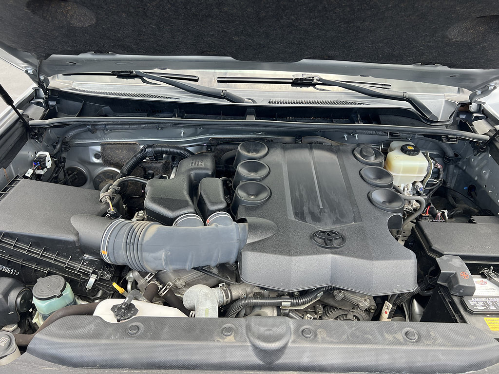 Used 2019 Toyota 4Runner Limited AWD/4WD image 39