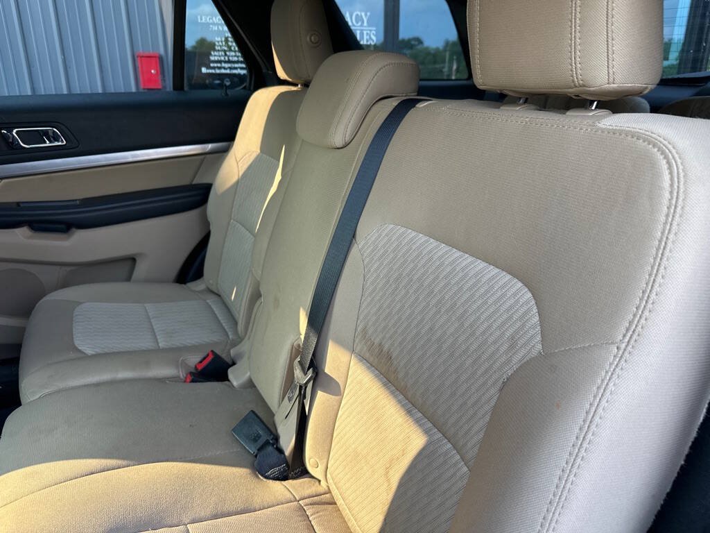 Used 2017 Ford Explorer FWD image 9