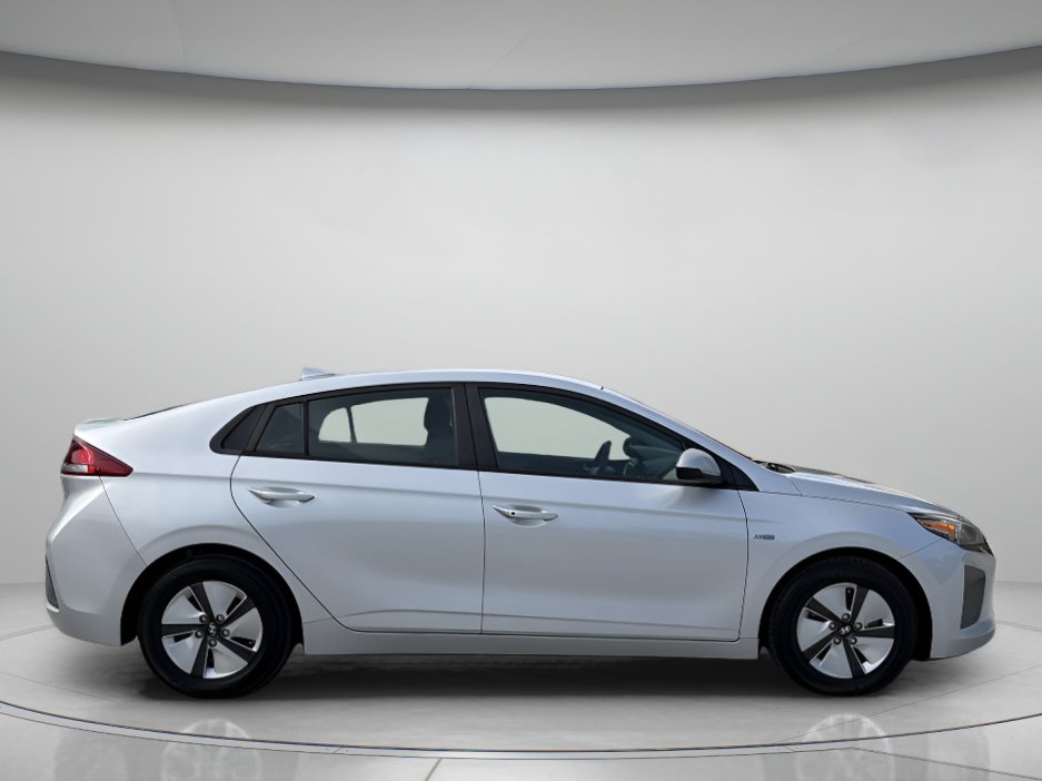 Used 2018 Hyundai Ioniq Blue FWD image 2