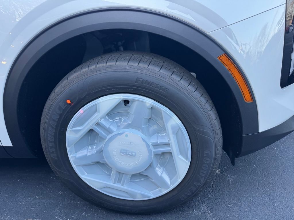 New 2026 Kia Sportage S image 2