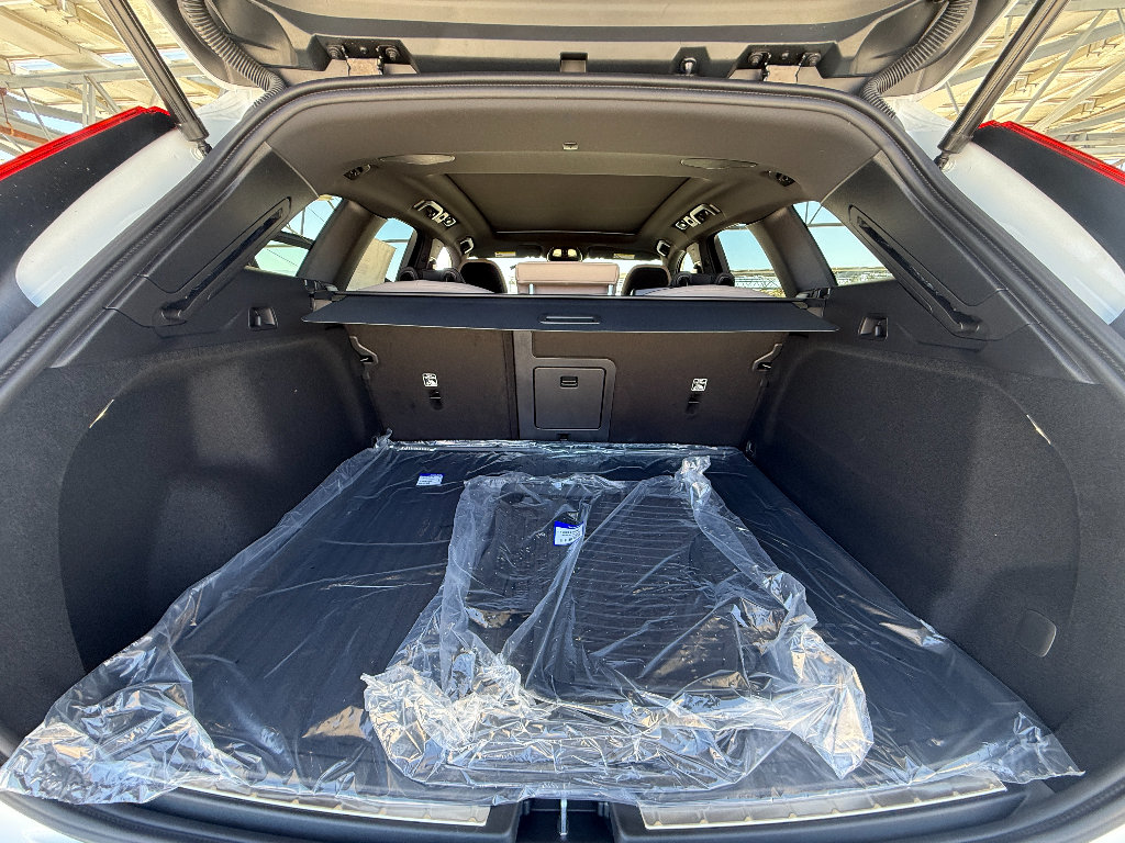 New 2026 Volvo XC60 B5 Plus w/ Climate Package AWD/4WD image 21