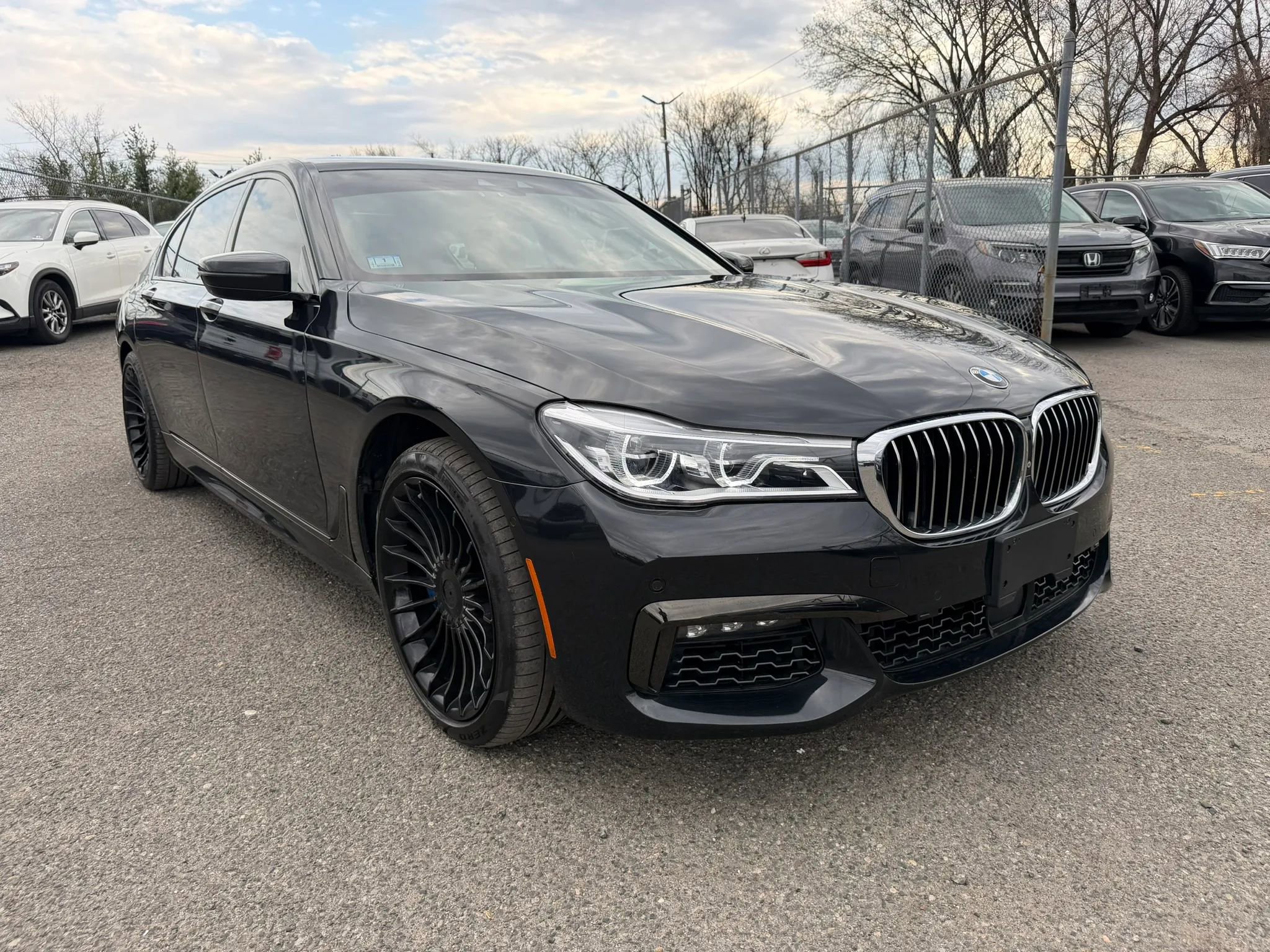 Used 2019 BMW 750i xDrive w/ Executive Package AWD/4WD image 3