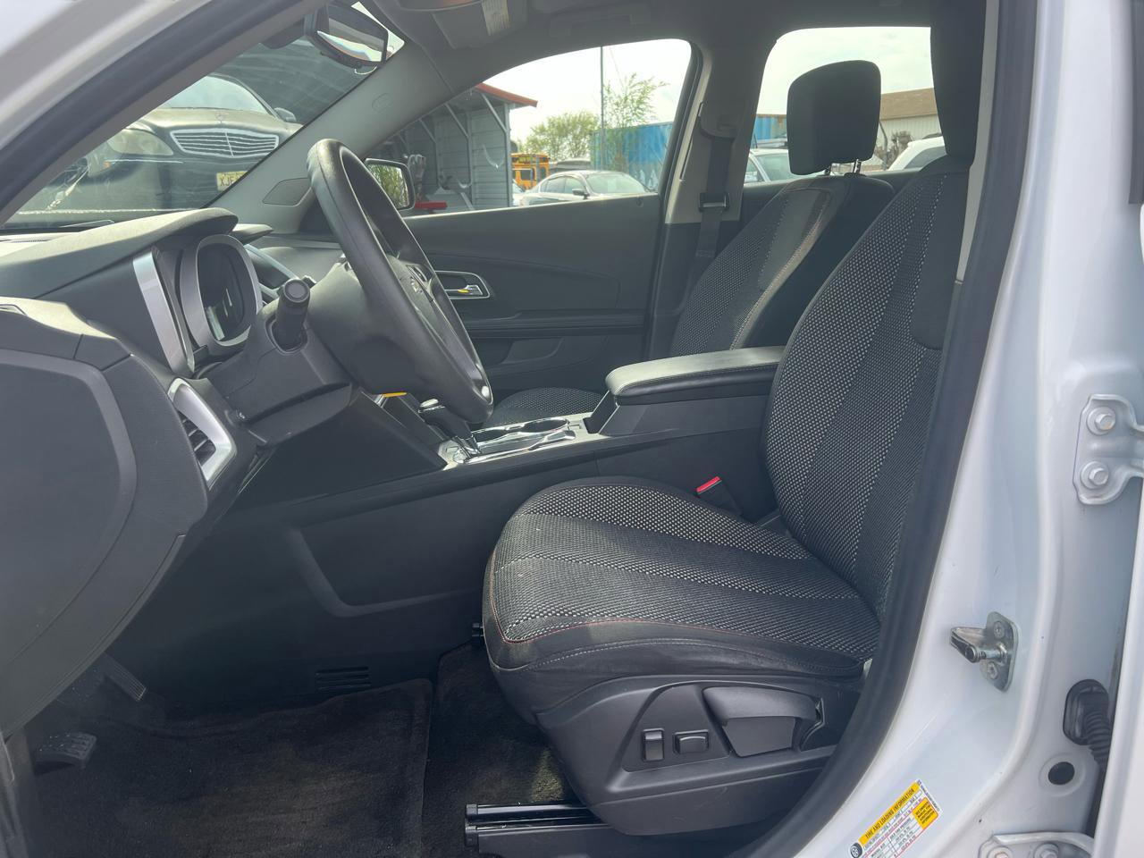 Used 2017 Chevrolet Equinox LS FWD image 15