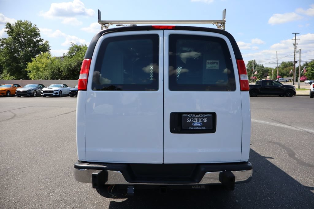 Used 2021 Chevrolet Express 2500 w/ Driver Convenience Package RWD image 15
