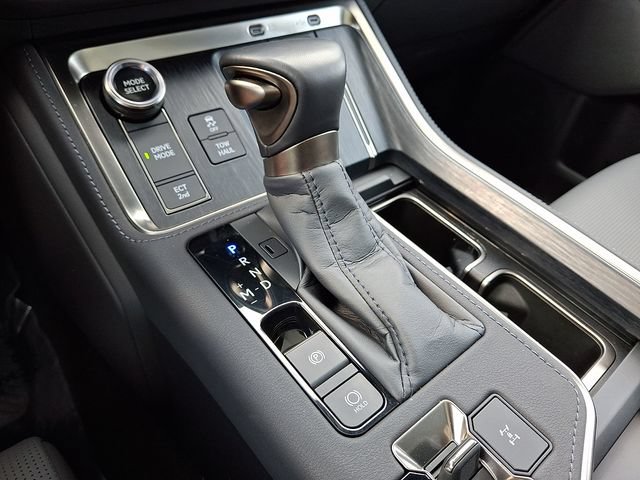 Used 2025 Lexus GX 550 w/ Accessory Package (2T) AWD/4WD image 16