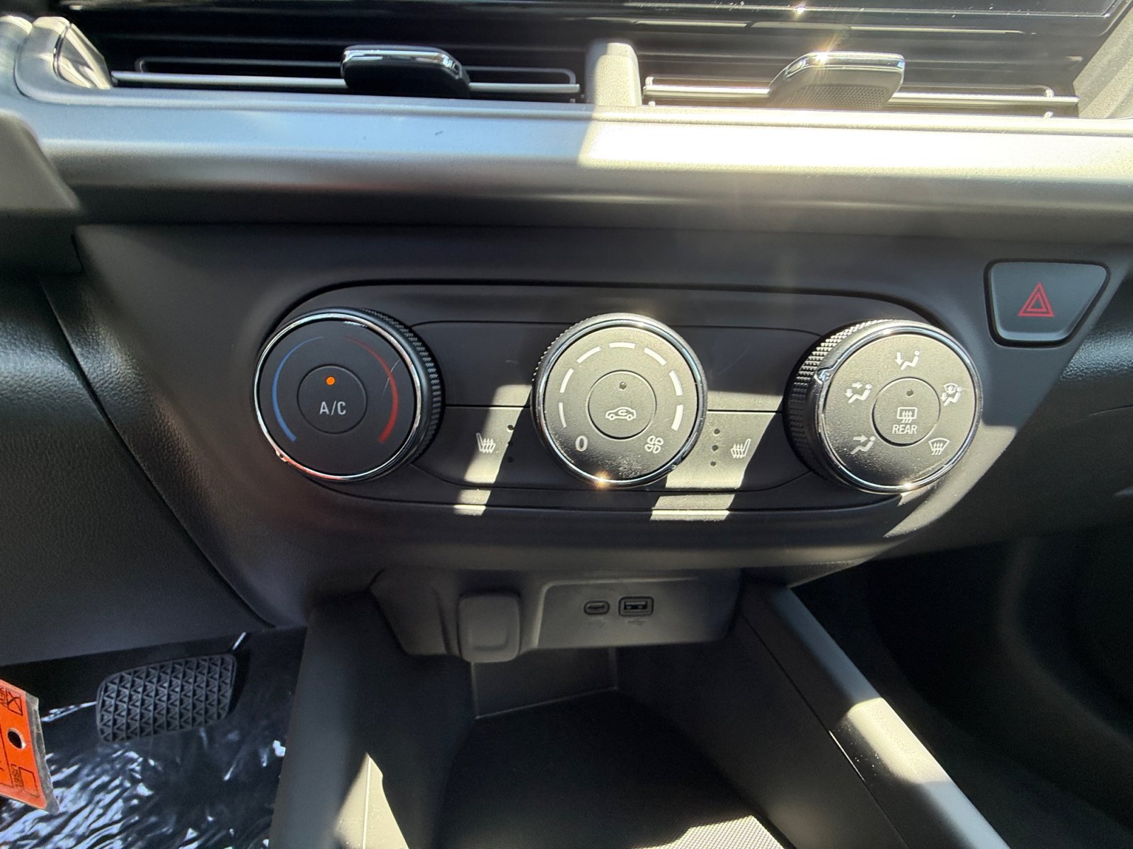 New 2026 Chevrolet Trax LS w/ LS Convenience Package FWD image 11