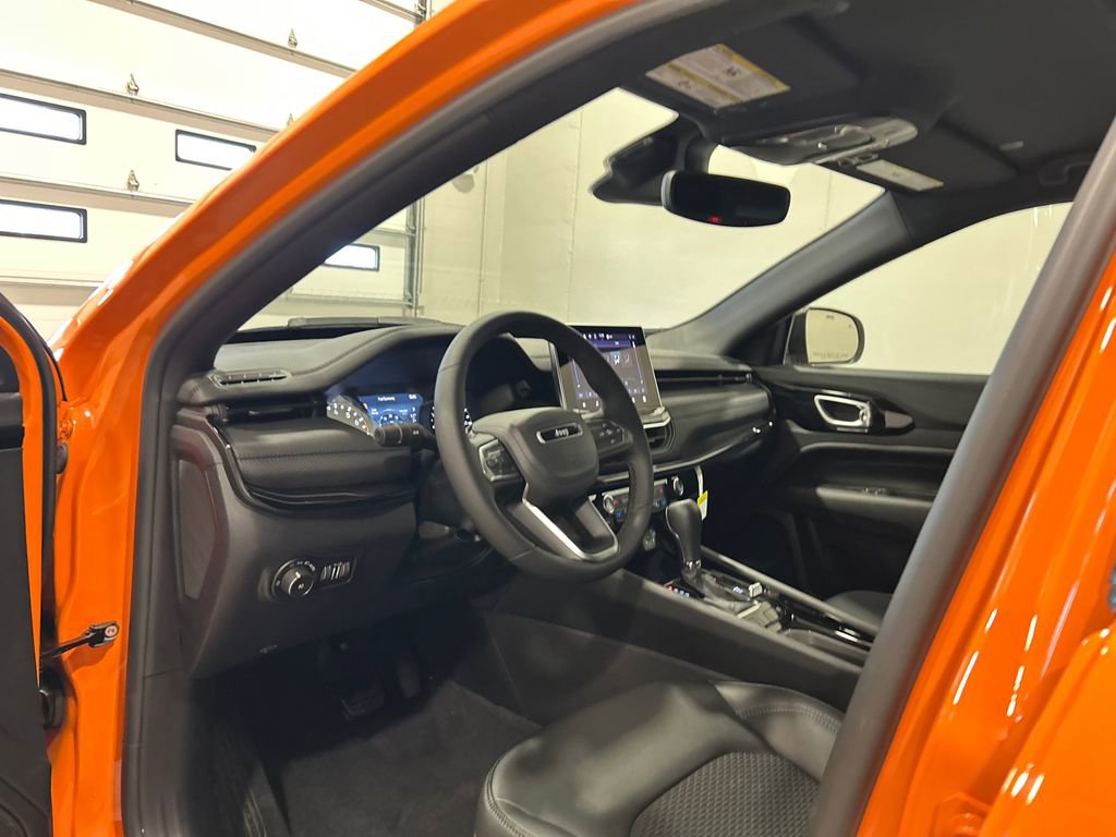 New 2026 Jeep Compass Latitude image 18