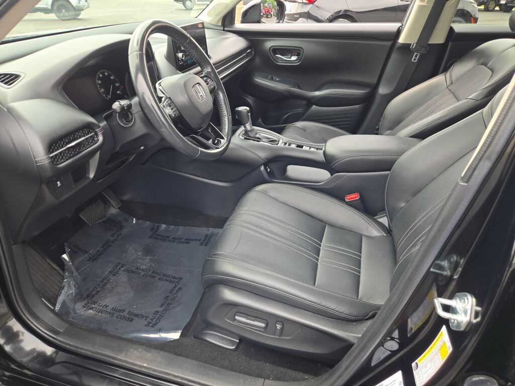 Used 2023 Honda HR-V EX-L image 2