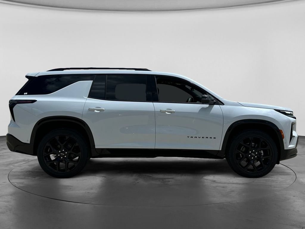 New 2026 Chevrolet Traverse RS w/ LPO, Floor Liner Package AWD/4WD image 8