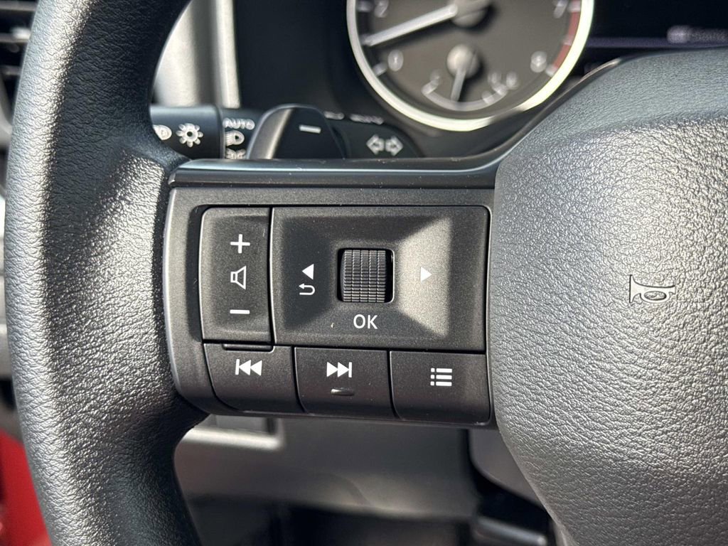 Certified 2025 Nissan Rogue S image 28