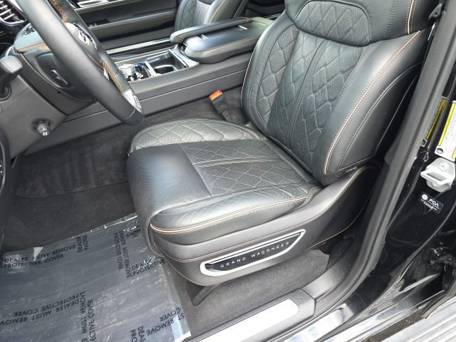 Used 2025 Jeep Grand Wagoneer L Series III w/ Rear Seat Video Group 1 AWD/4WD image 16