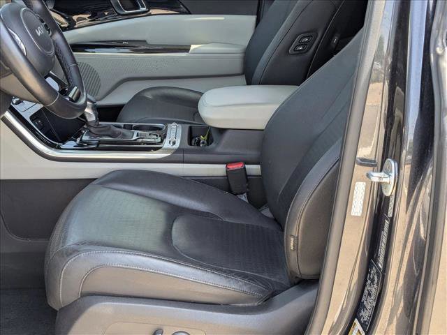 Used 2023 Kia Carnival SX Prestige image 17