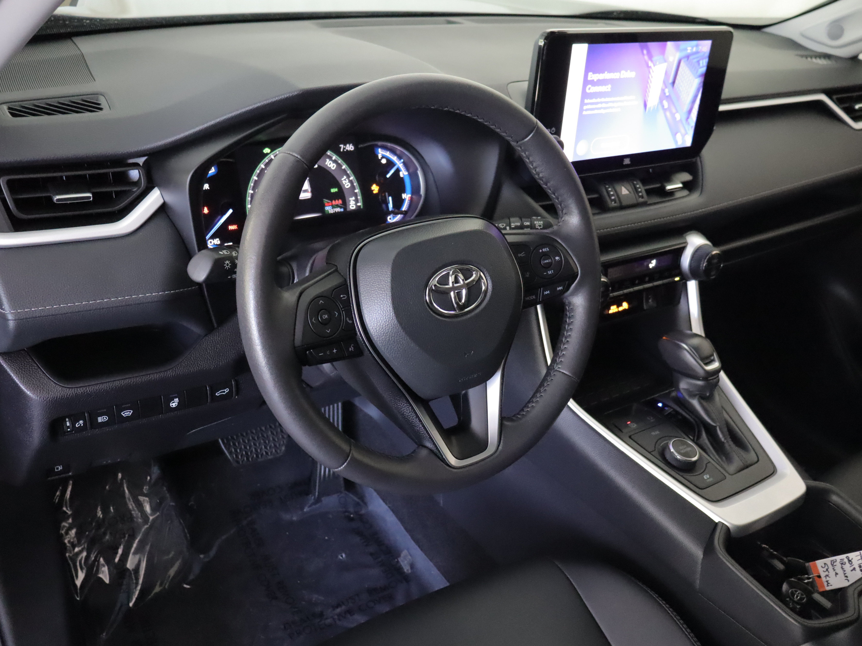 Used 2025 Toyota RAV4 XLE Premium w/ Weather Package AWD/4WD image 11