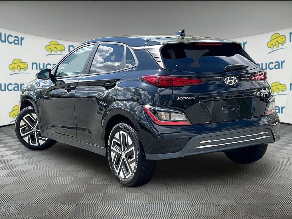 Used 2023 Hyundai Kona SE w/ Cargo Package FWD image 4