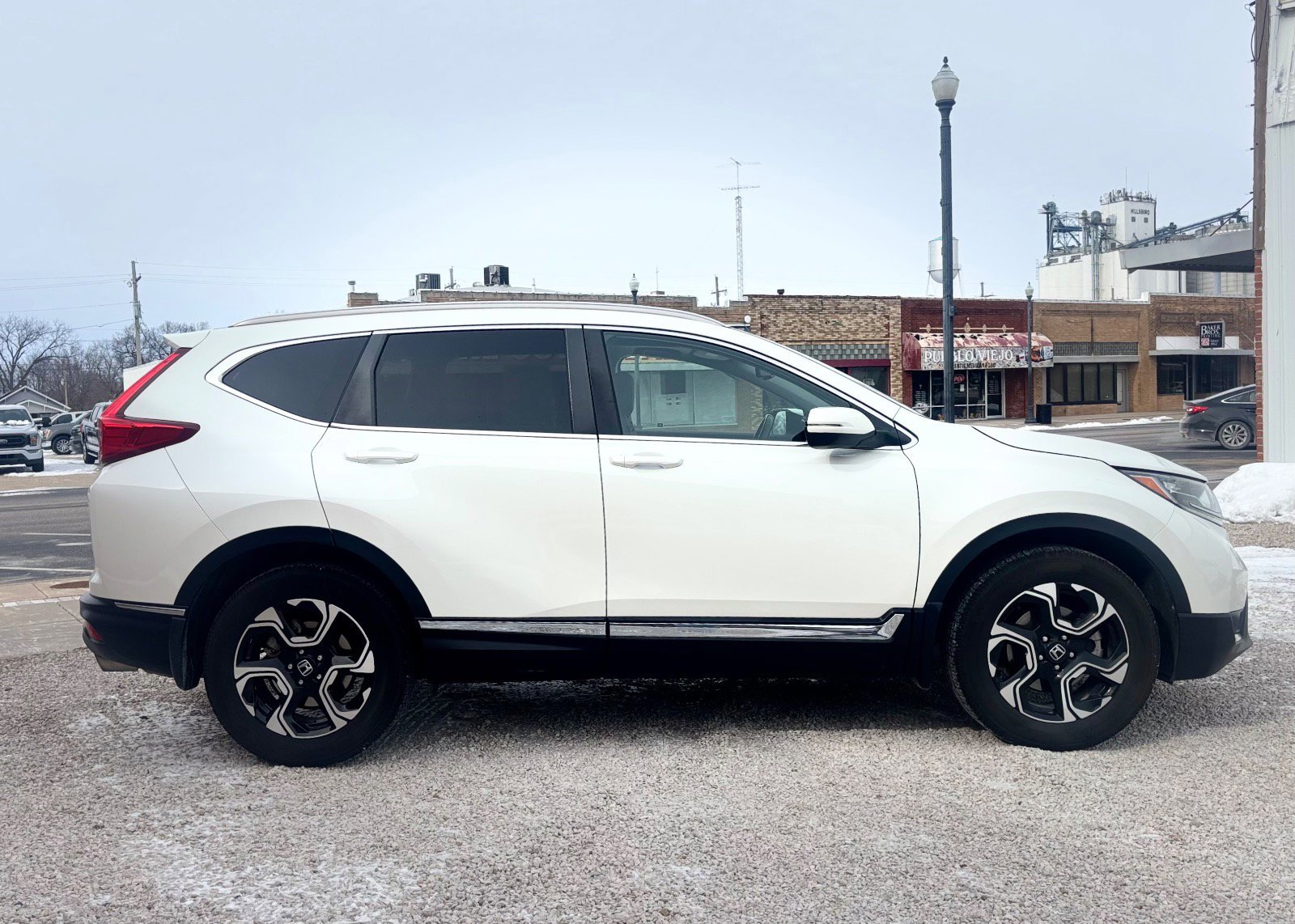Used 2018 Honda CR-V Touring image 2
